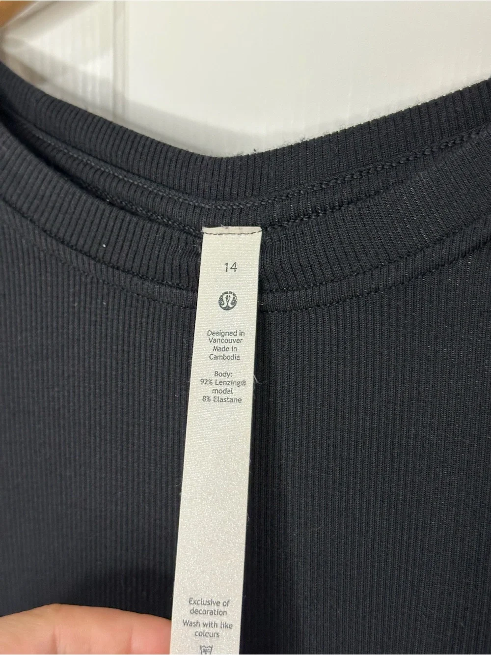 Lululemon Black Modal Side Cinch Ribbed T-Shirt Sz 14 Athleisure Minimalist Gym